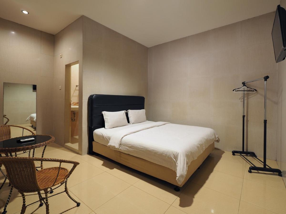 New Gentala Hotel Medan Exterior photo