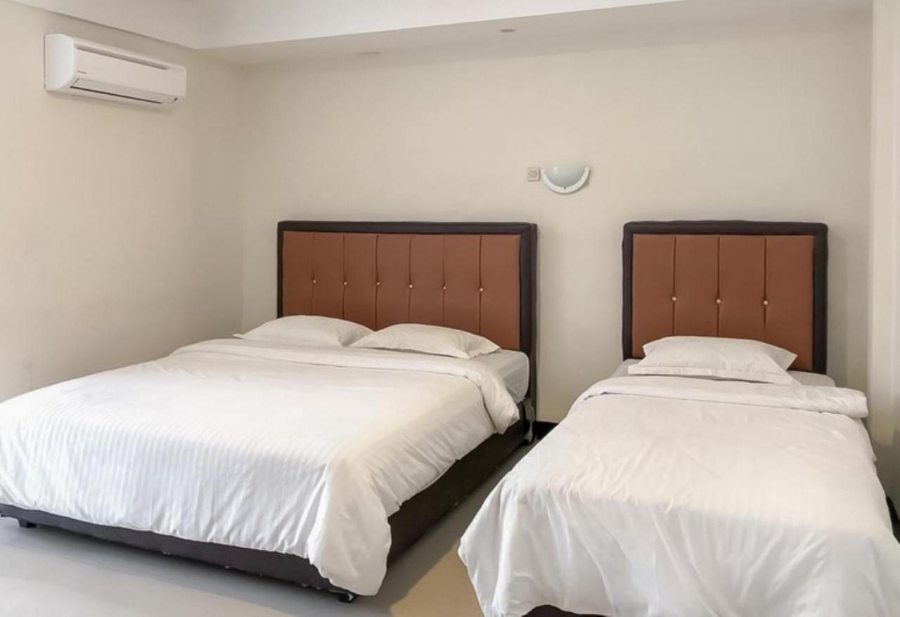 New Gentala Hotel Medan Exterior photo