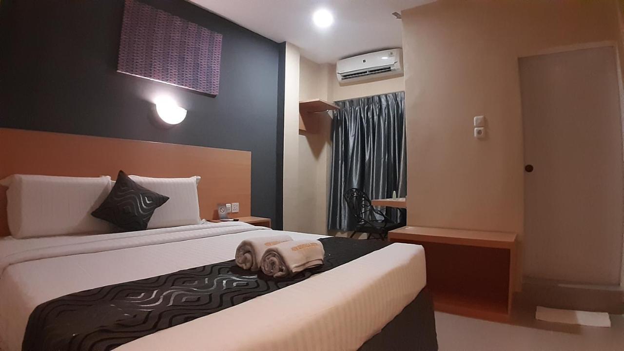 New Gentala Hotel Medan Exterior photo